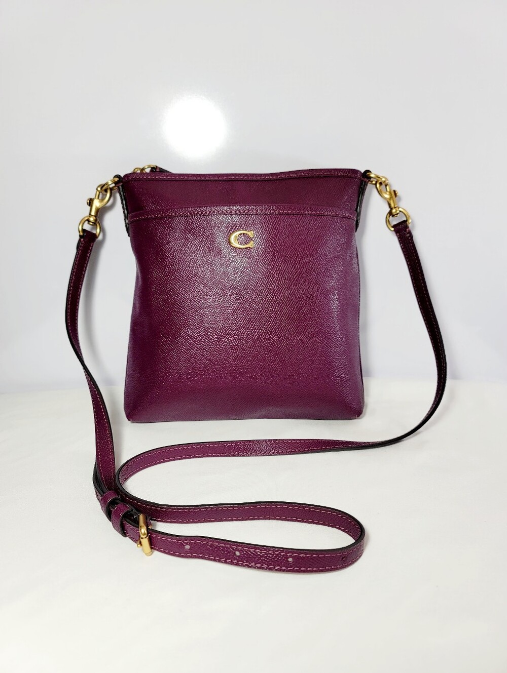 Coach Kitt Messenger Crossbody bag with removable strap.